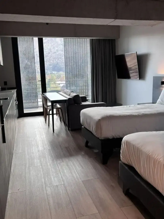 Zip Housing Los Trapenses