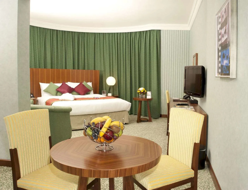 Отель City Seasons Al Hamra Hotel