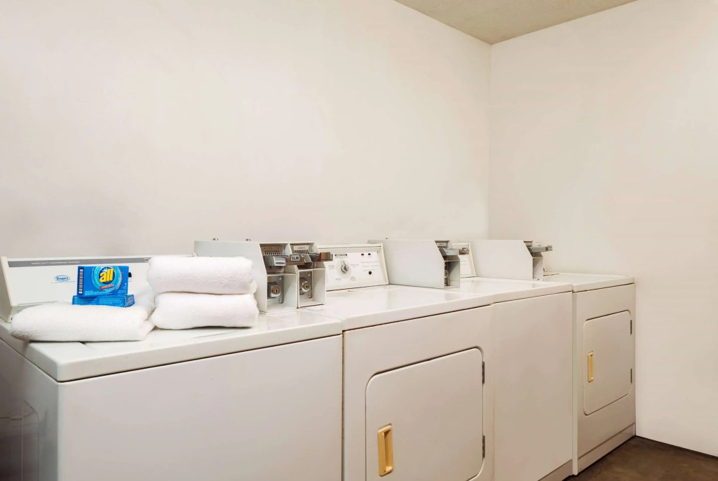 Ramada by Wyndham San Antonio Near SeaWorld - Lackland AFB