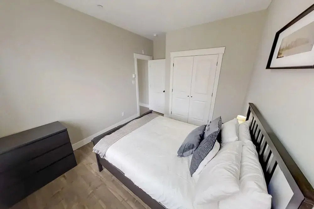 Premium Condo Amazing Location w Parking Coffee