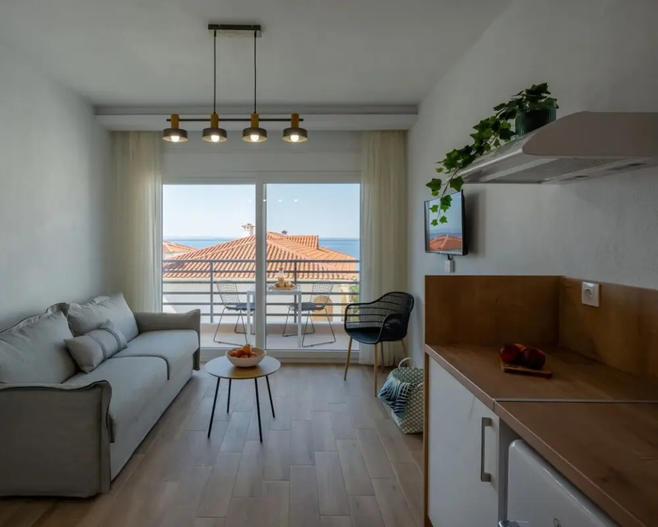 Aiora Suites