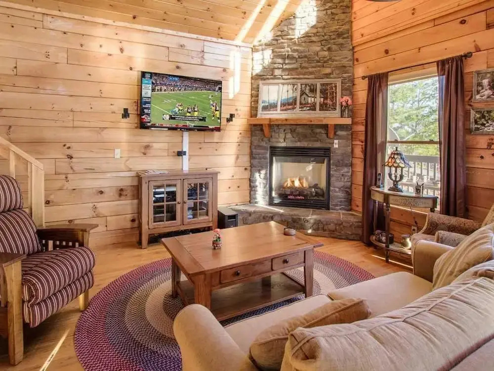 Gatlinburg Summit Views 2 Bedroom Home with Hot Tub