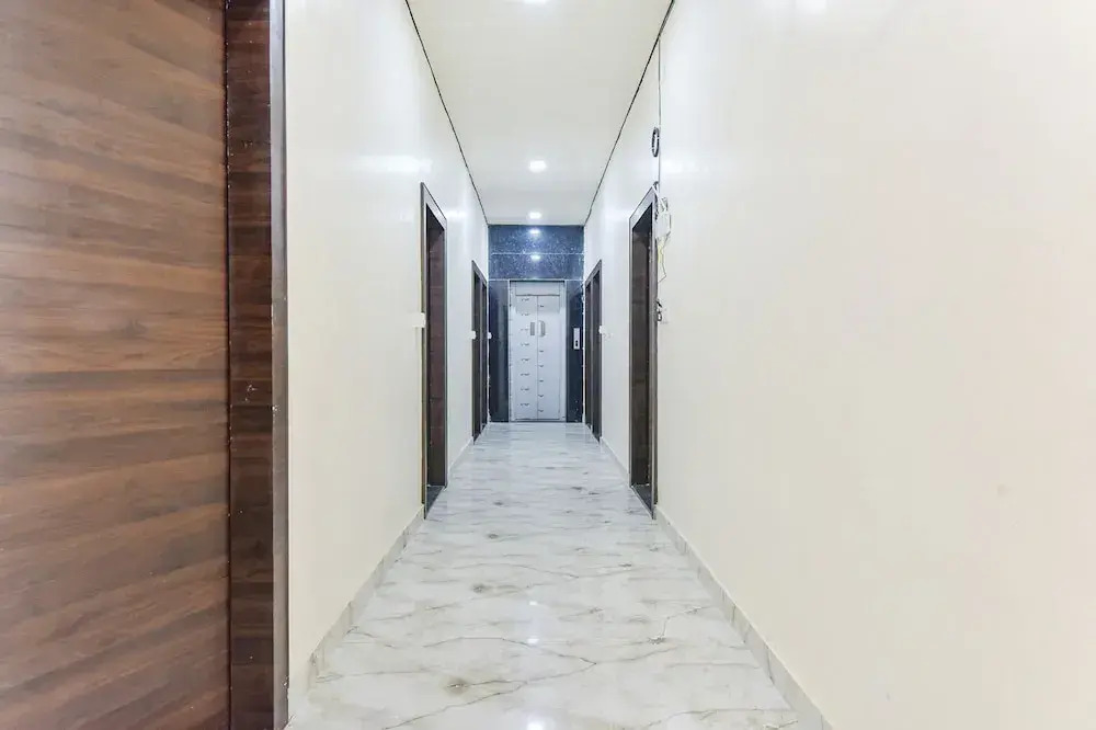 Hotel RK Residency Near,Prem mandir,Keli kunj & Bankey bihari Budget hotel in vrindavan