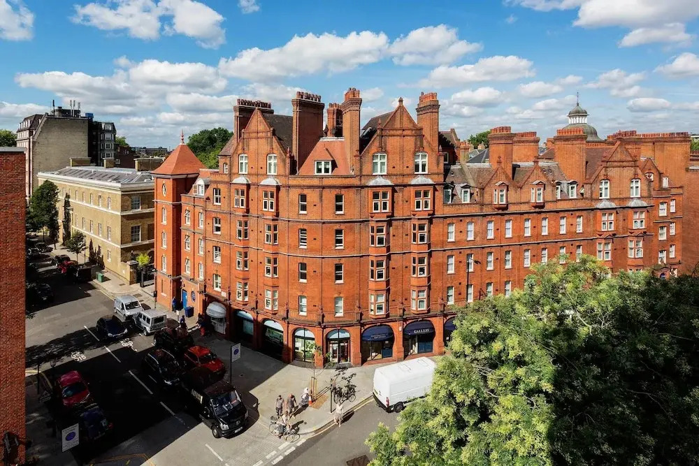 Sloane Square Simplicity