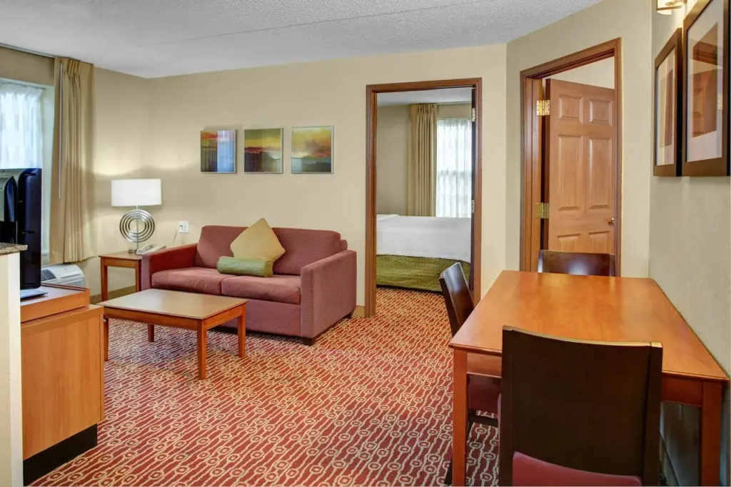 MainStay Suite