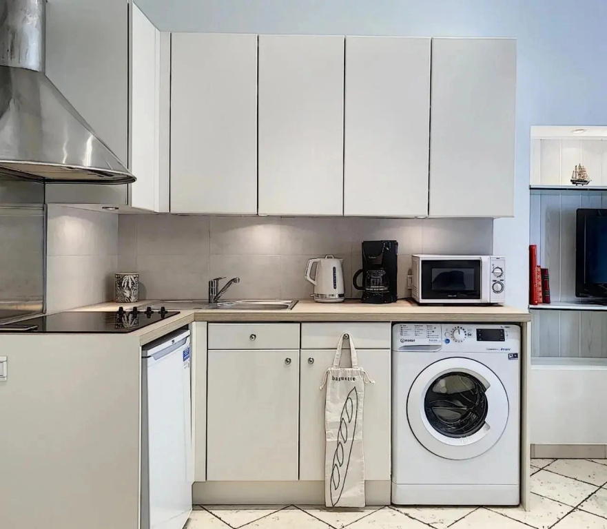 Charming flat in Old Antibes - 50m from the sea