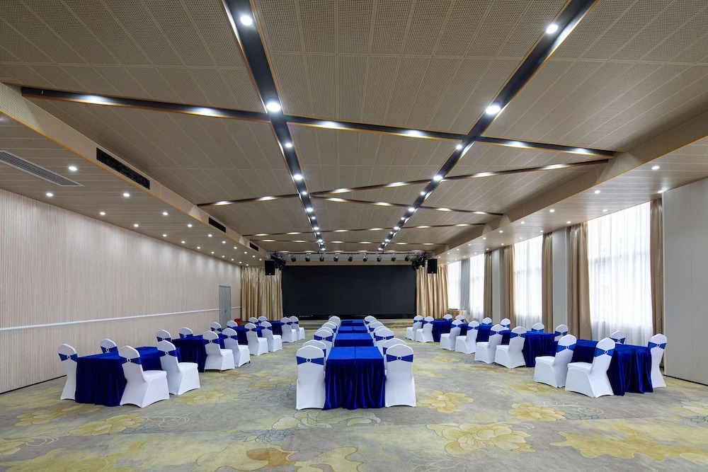 Microtel by Wyndham Miluo Downtown Hotel