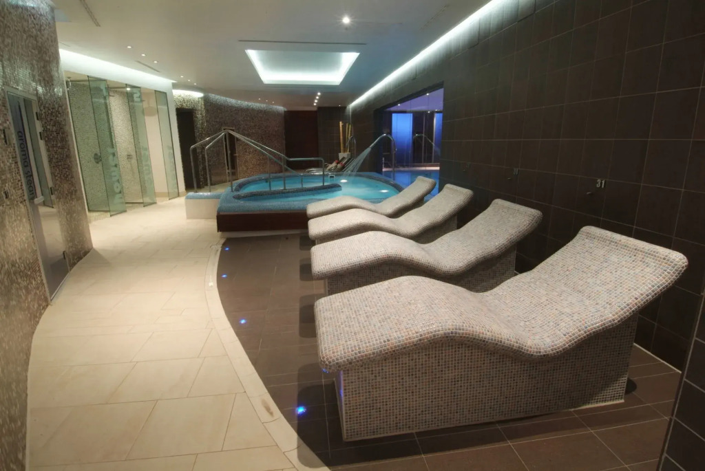 Parklands Hotel & Country Club