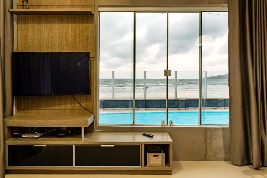 Duplex Pé Na Areia Com Vista Deslumbrante Rat001