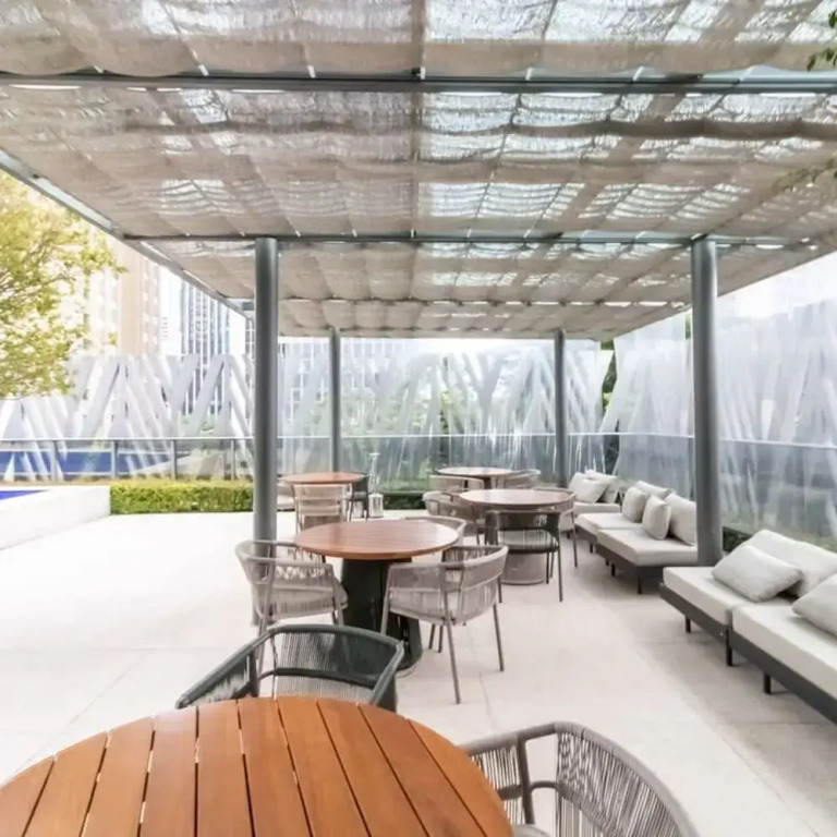 Pinheiros Silver I Modern Studio in Faria Lima