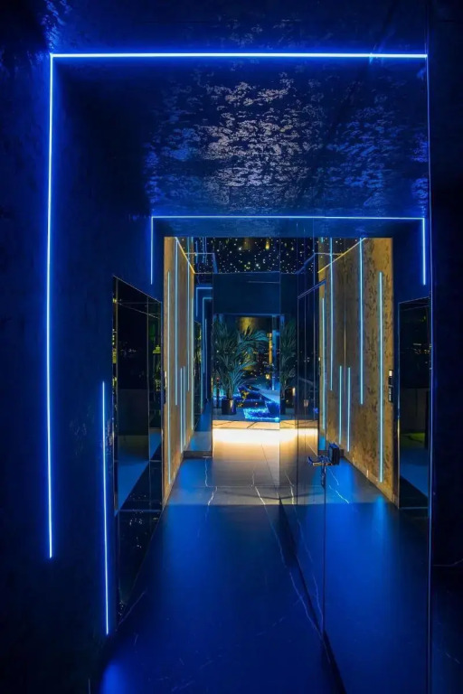 Apartamenty Sky Tower z Jakuzzi Przy Oknie by BQQK