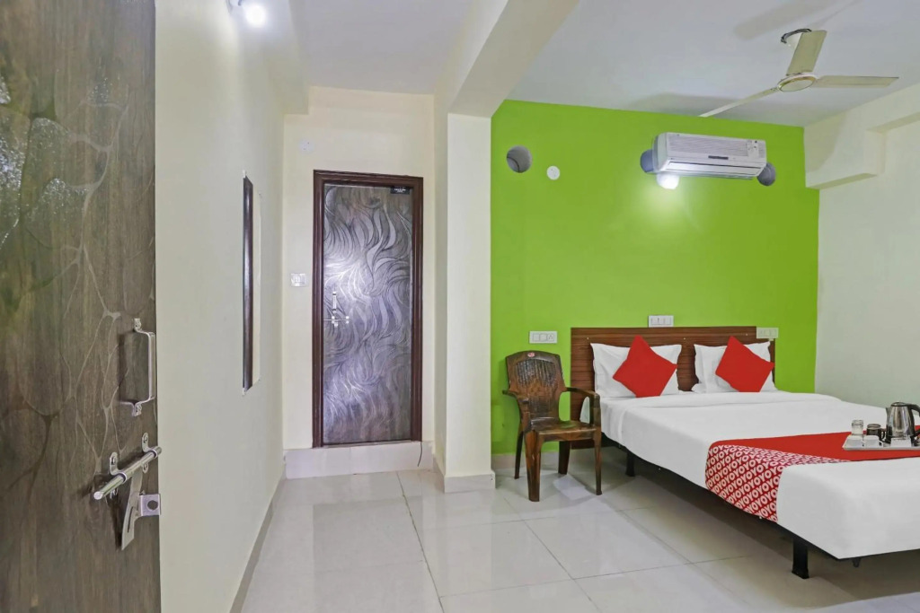 Super Hotel O Dk Reddy Square