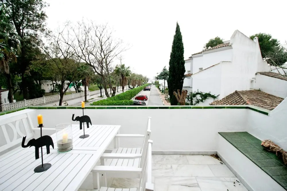 Suitur beachfront duplex with pool and sea views