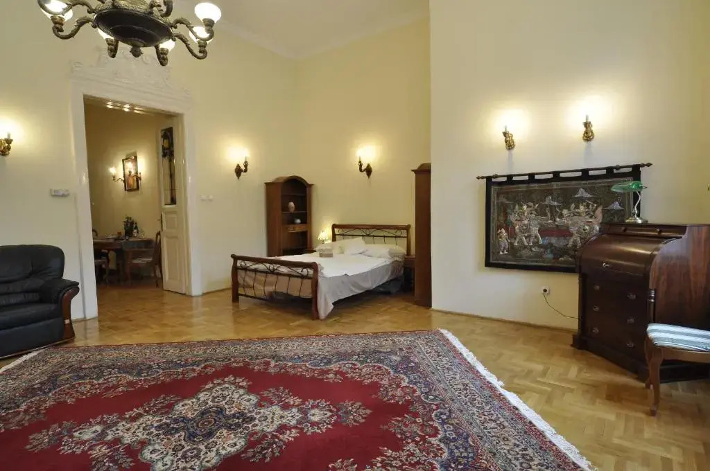 Charming Art Deco Flat