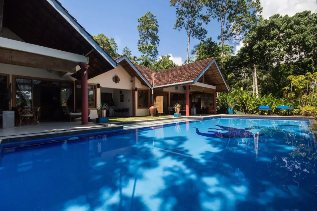 Lazy Lizard Villa