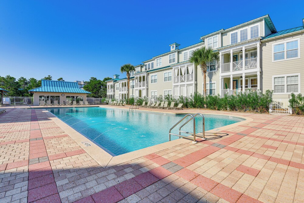 Upscale Getaway w/ Pool & Golf Cart