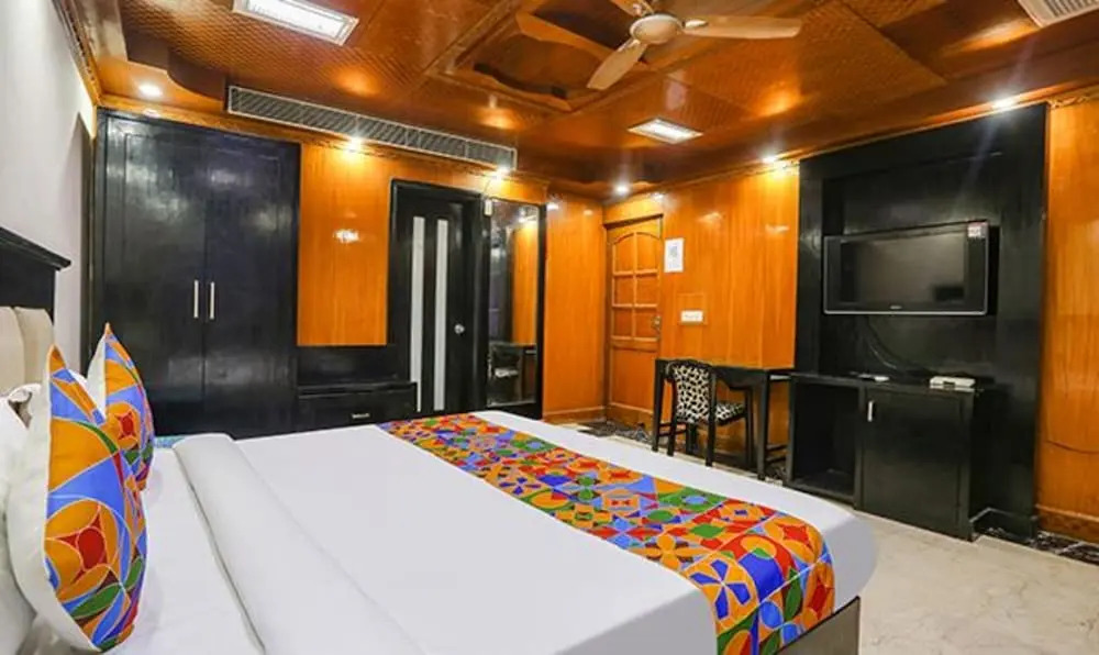FabHotel Blue Moon Home Stay