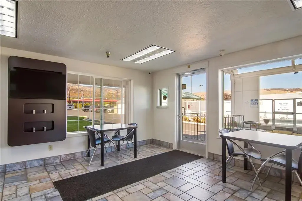 Motel 6-The Dalles, OR