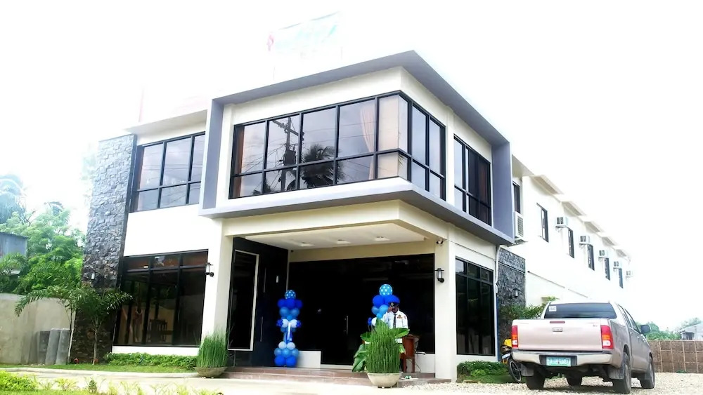 Sea Breeze Hotel
