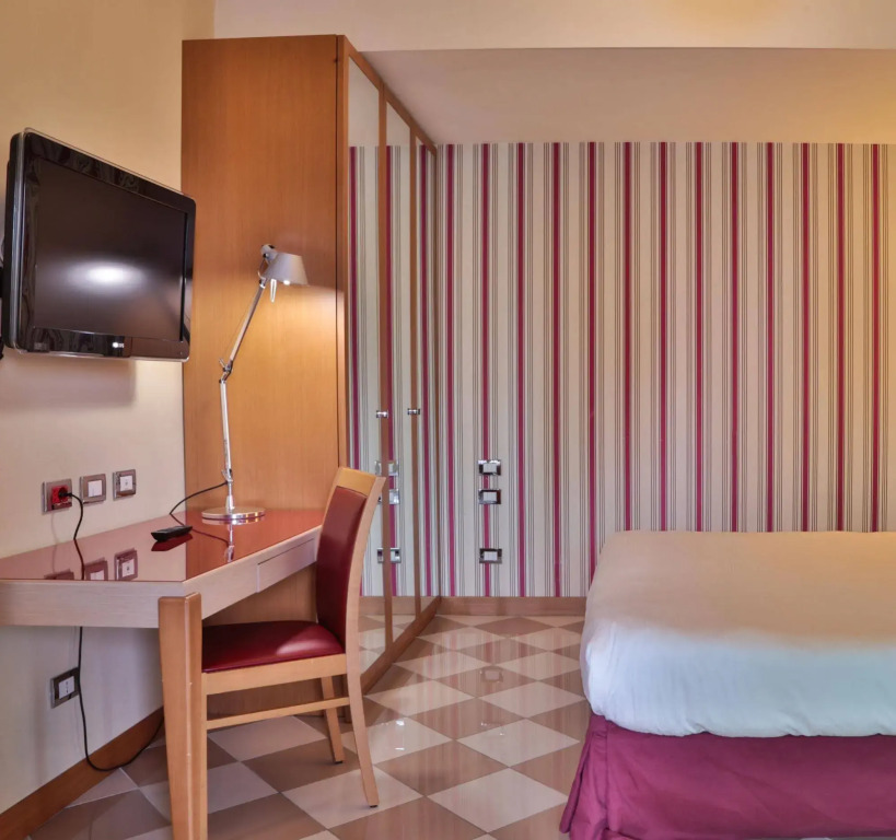 UNA Hotels The One Milano Hotel & Residence