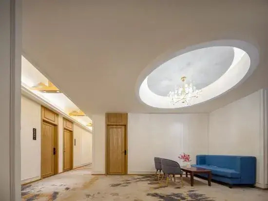 Beverly Boutique Hotel (Julonghu Oufenghua Street Shop)