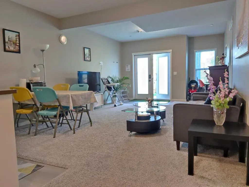 Brand New Entire guest suite by lake near YYC