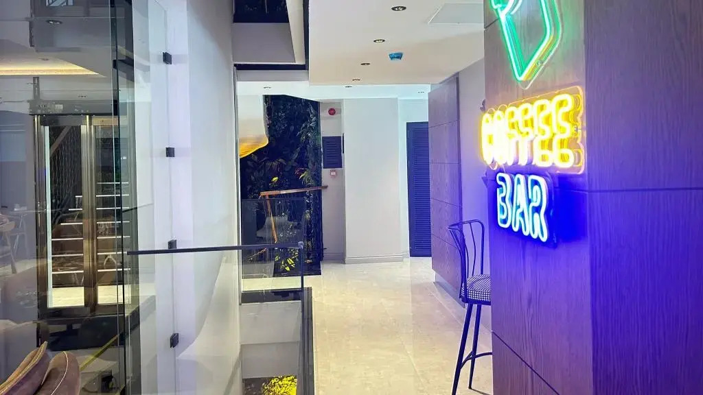 Sam Hotel