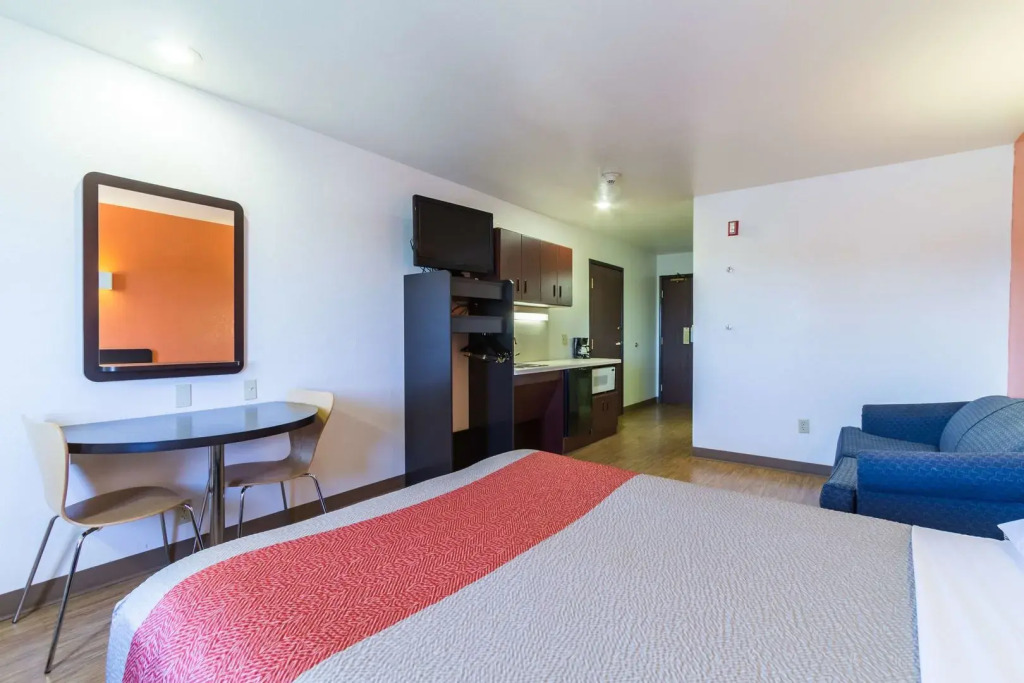Motel 6-Huron, OH - Sandusky