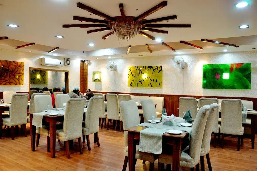 JK Rooms 130 Hotel Paras