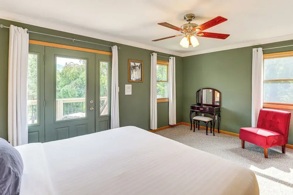 Mtn Views & Hot Tub: 6-acre Blue Ridge Retreat!