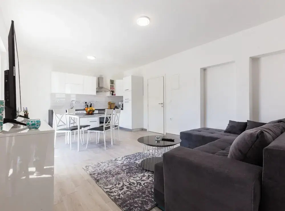 Spacious Zadar Apartments Near Beach