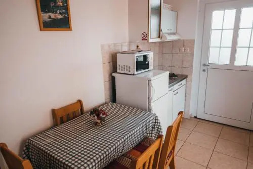 Apartments Višnjić