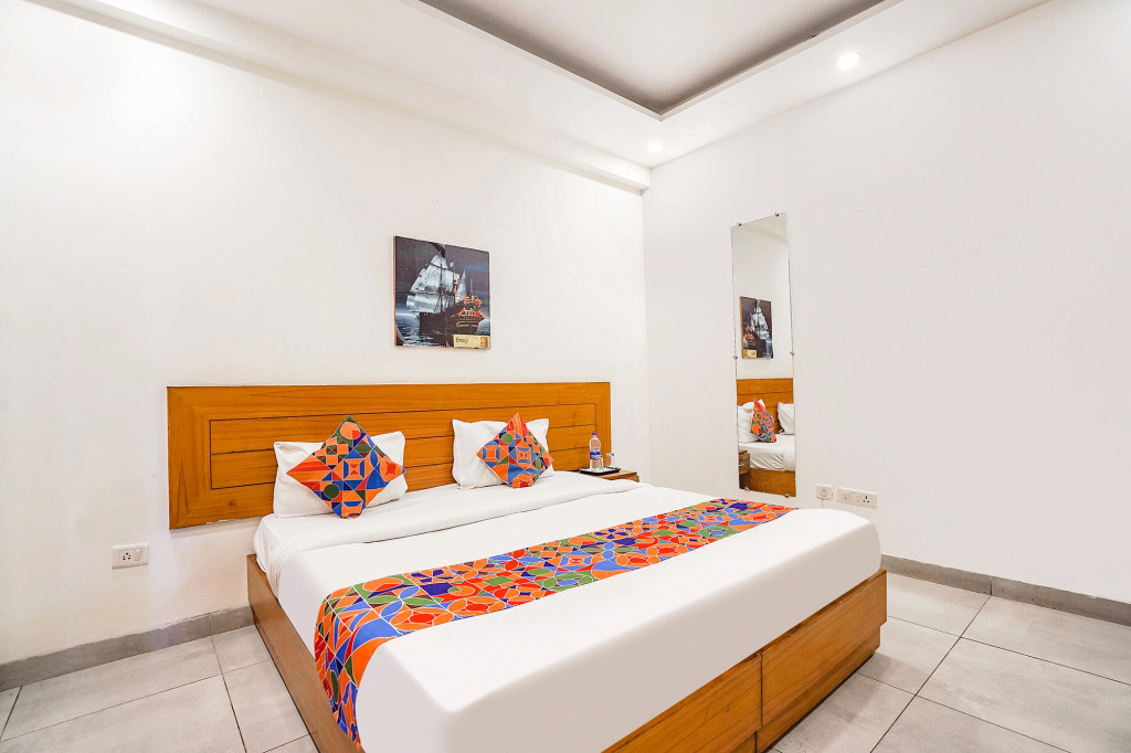 FabHotel Emoji Stays