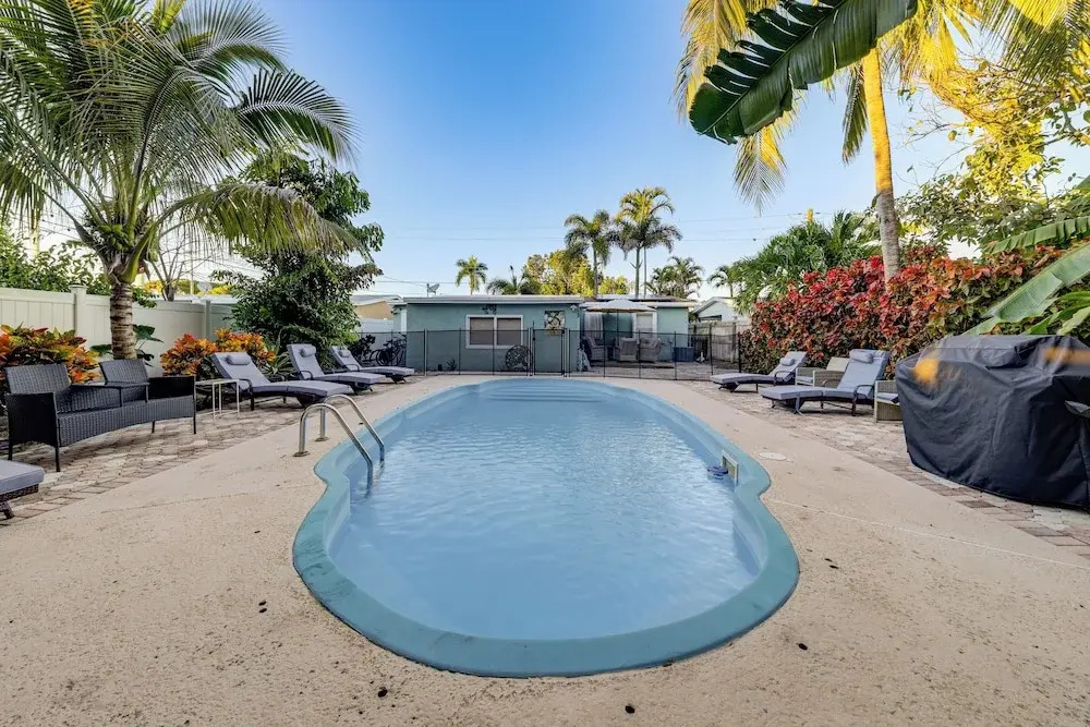 1 Mi to Beach: Sunny Lantana Cottage w/ Pool!