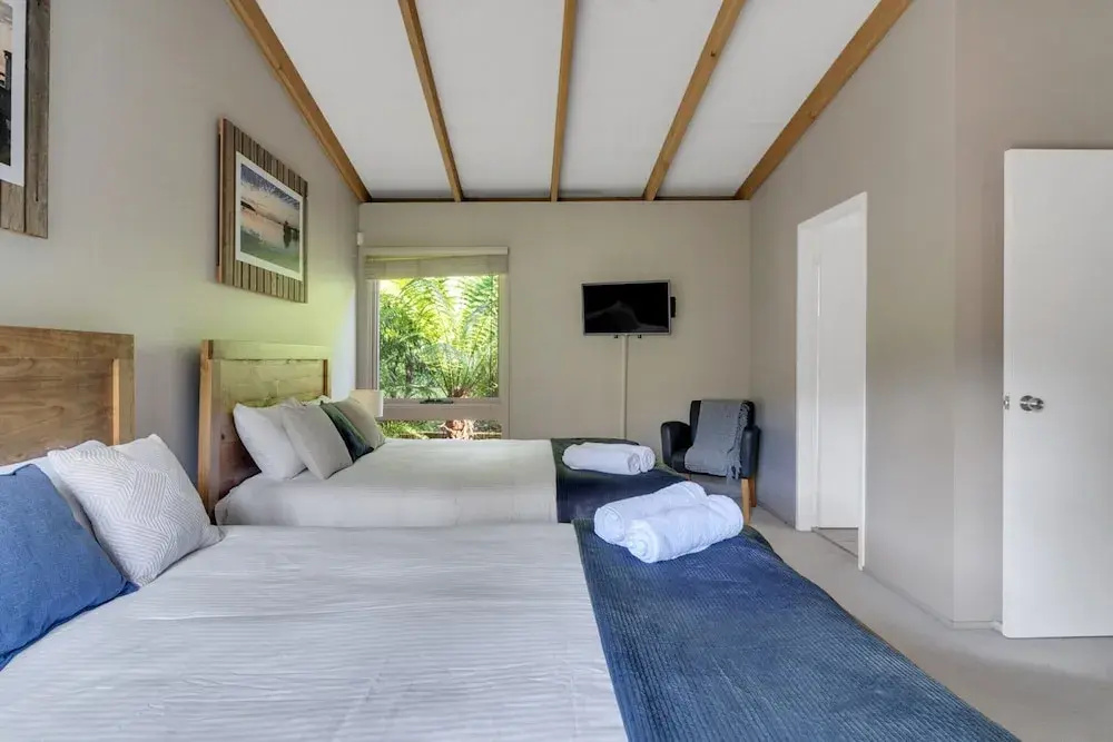 Secluded 3-bed Retreat Moments to the Beach