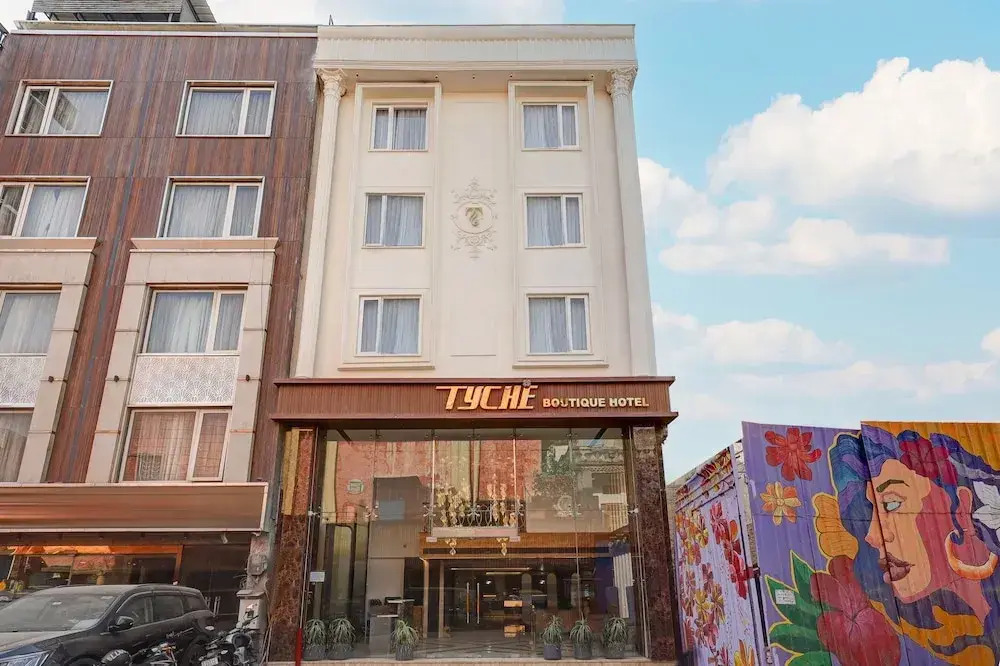 Hotel Tyche Inn- Luxury in Central Delhi, Near Connaught Place & New Delhi Station