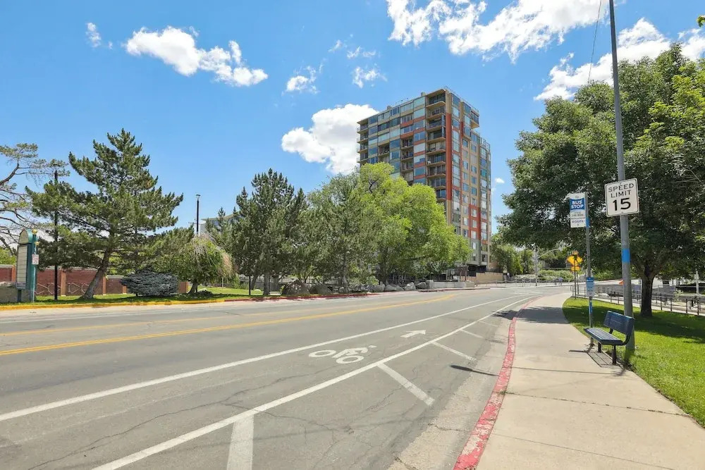 Dtwn Reno Retreat! Panoramic Views, 2 Living Areas