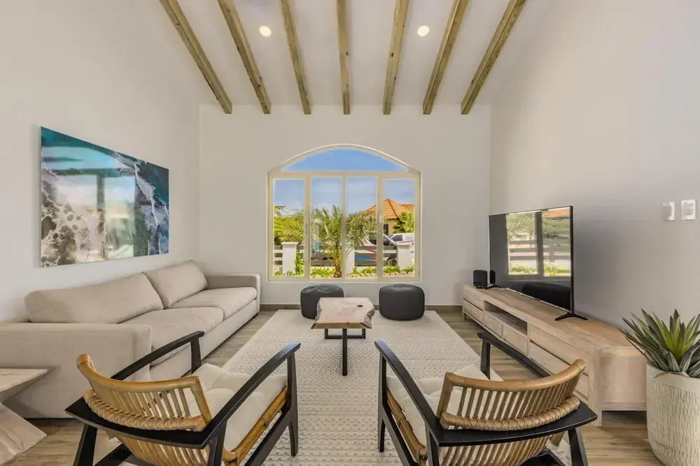 New 3BR 2BA With Huge Pool and Outdoor Area BBQ