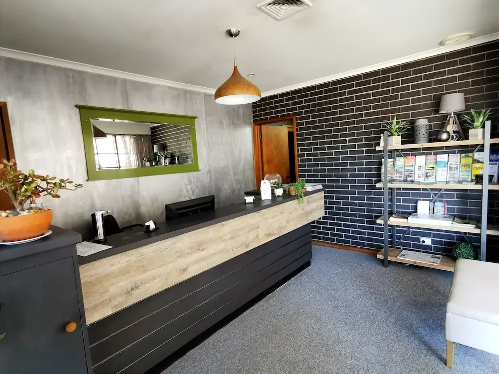 Town House Motor Inn