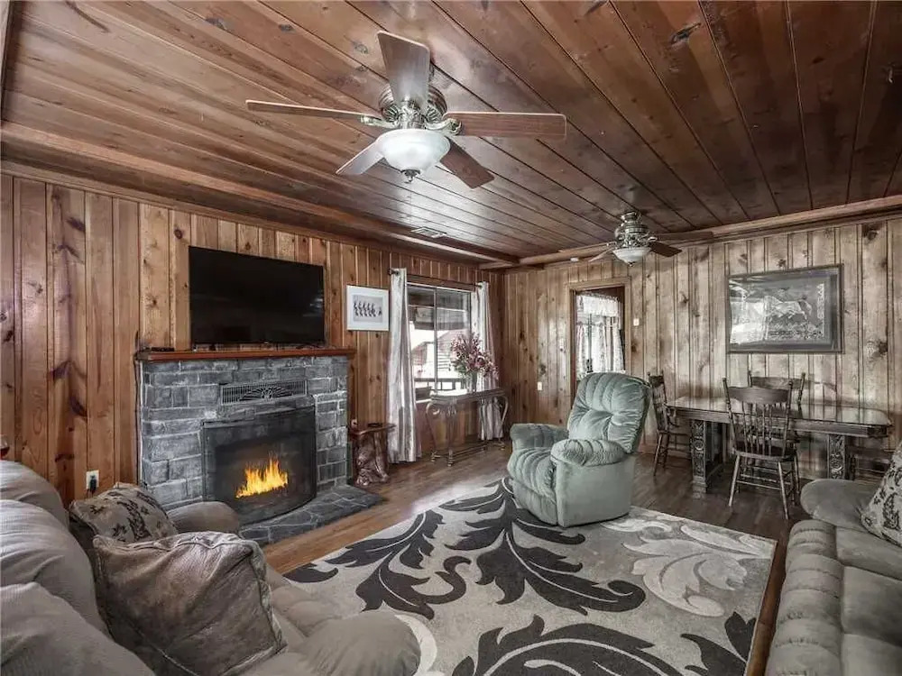Alpine Cabin, 3 Bedrooms, Hot Tub, Deck, Sleeps 8