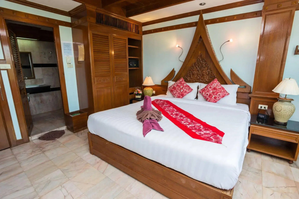 Grand Blue Hotel