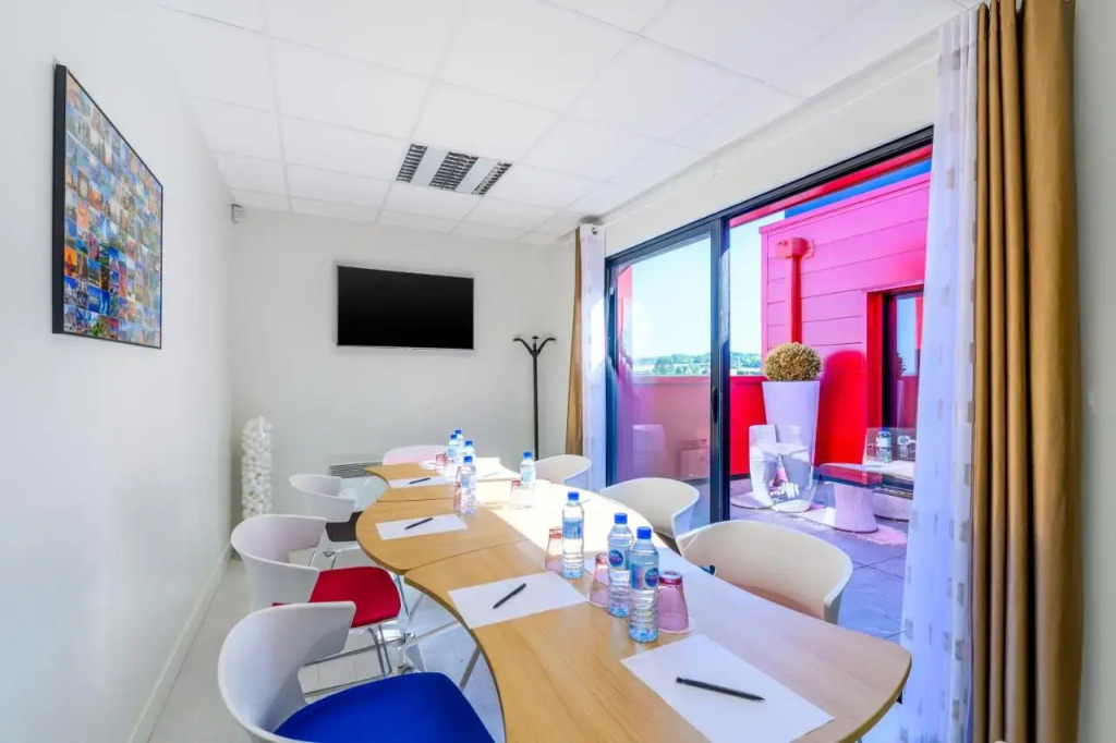 Kyriad Prestige Amiens Poulainville - Hotel and Spa