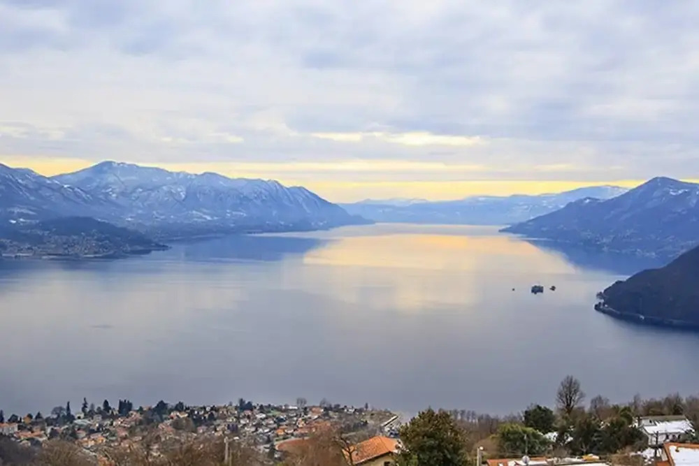 Authentic 3 bed Apartment With Amazing Lake Views