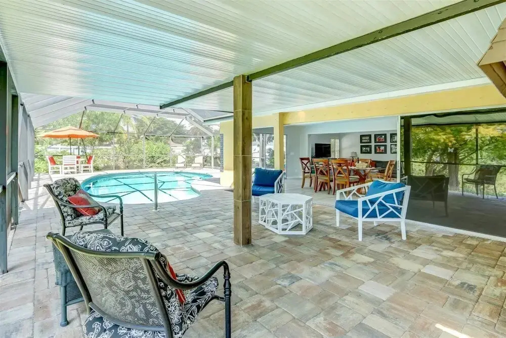 Lakeshore - Private & Sanitized, Perfect for Social Distancing & Working From Home. Private Pool, Pet Friendly. Discounted During Pandemic. Super-host Support