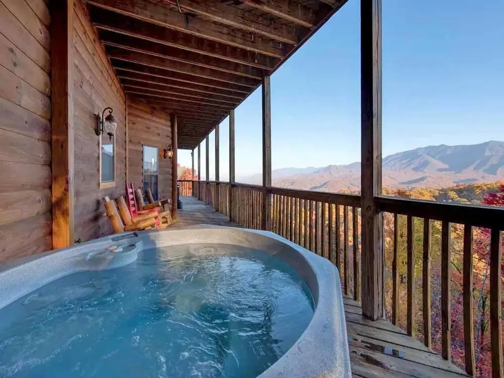 Smokerise Lodge 5 Bedroom Home with Hot Tub