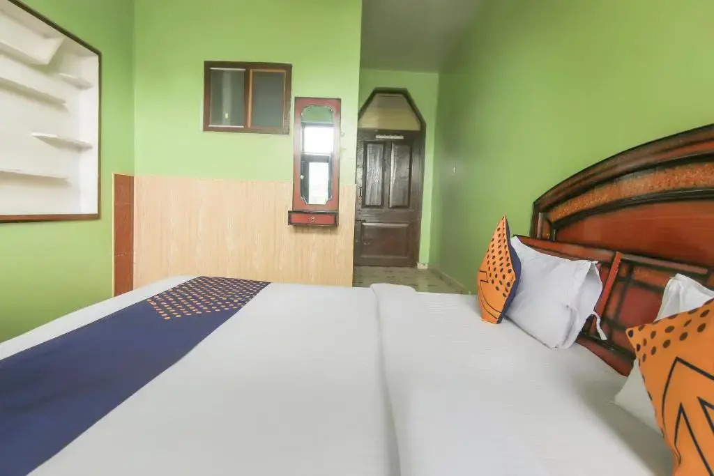 Collection O Airport Road Solina