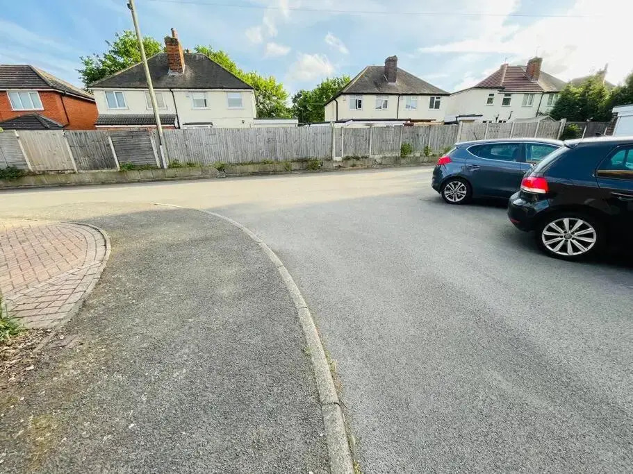 Mayfair Place - Cosy 3 Bedroom House with Free Parking