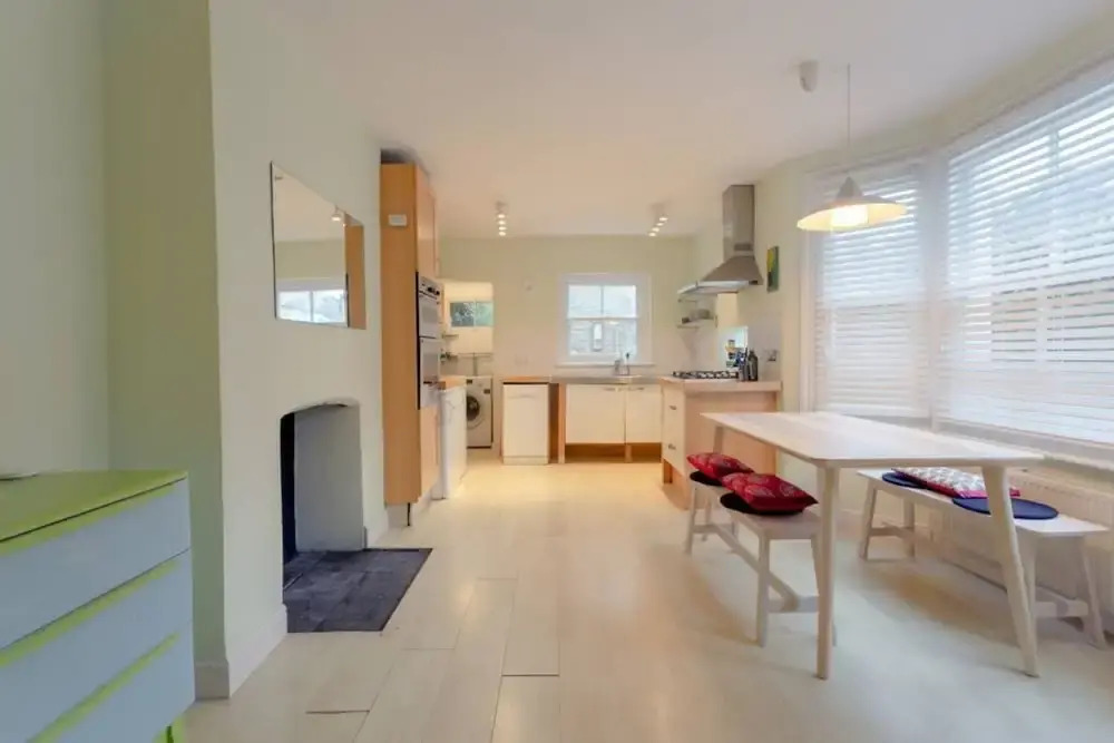 2 Bedroom House in Kensal Green