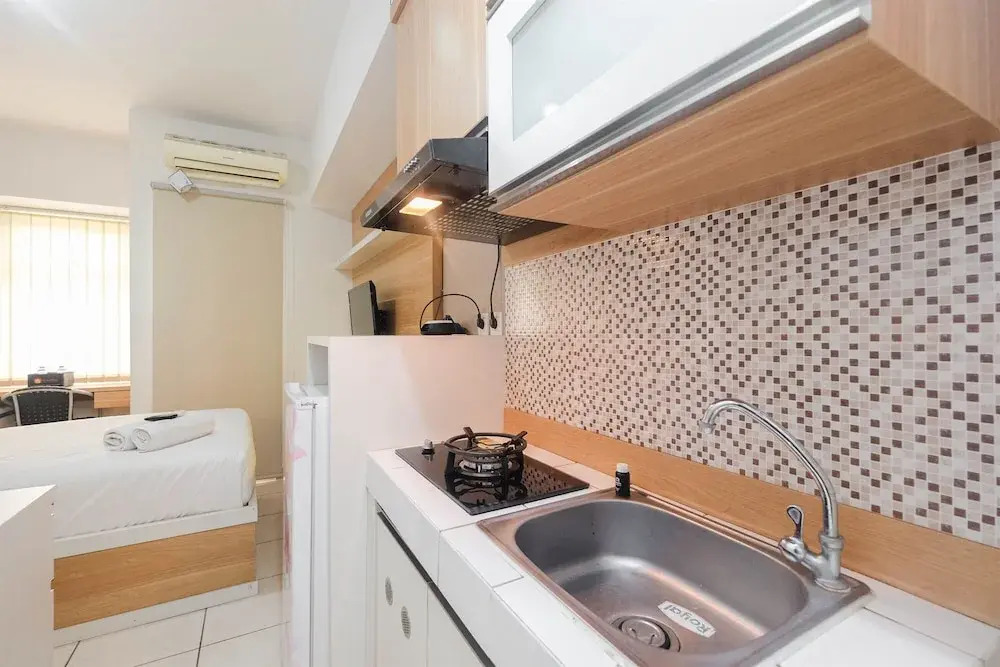 Modern Studio with Great Lake View at Springlake Summarecon Apartment
