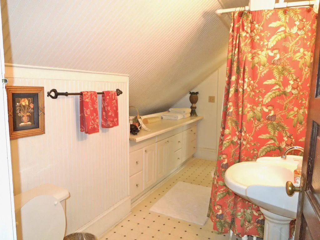 Oakland Cottage Bed and Breakfast